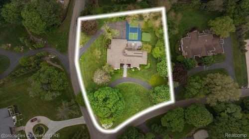 4889 Ardmore Dr, Bloomfield Township, MI, 48302-2402 | Card Image