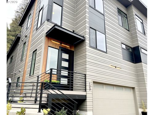 133 Shelton Mcmurphey Blvd, Eugene, OR, 97401-4935 | Card Image