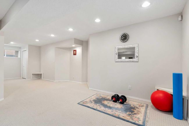 226 Everwillow Close Sw, House other with 5 bedrooms, 4 bathrooms and 4 parking in Calgary AB | Image 37