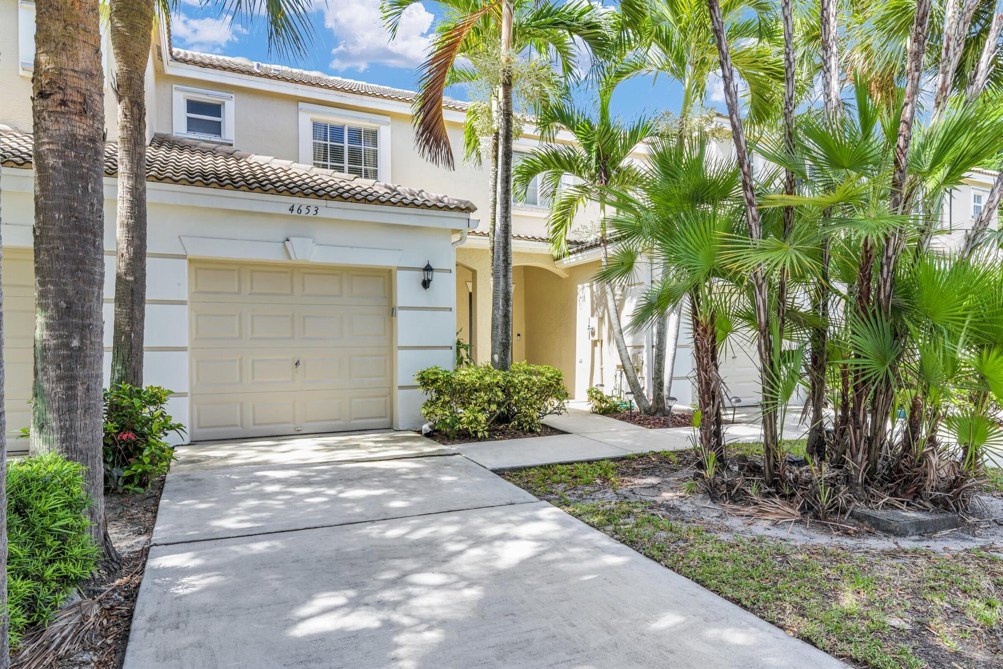 Palmbrooke Cir, West Palm Beach, FL 33417