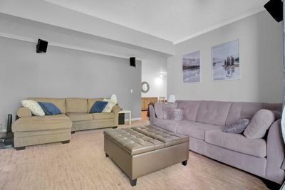 104 - 2114 17 St Sw, Condo with 2 bedrooms, 1 bathrooms and 1 parking in Calgary AB | Image 3