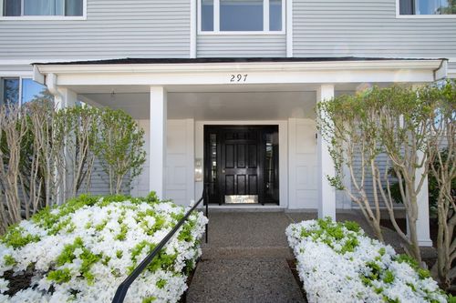 21-297 Temple St, Boston, MA, 02132-3748 | Card Image