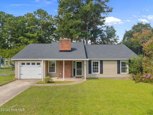 2066 Hunters Ridge Dr, Midway Park, NC, 28544-1609 | Card Image