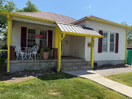 409 Brown St, Celina, TN, 38551-4007 | Card Image