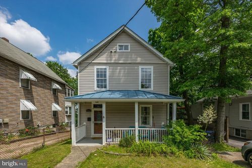 3811 32nd St, MOUNT RAINIER, MD, 20712-2016 | Card Image