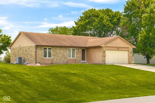 13041 River Grove Dr, Columbus, IN, 47203-4517 | Card Image
