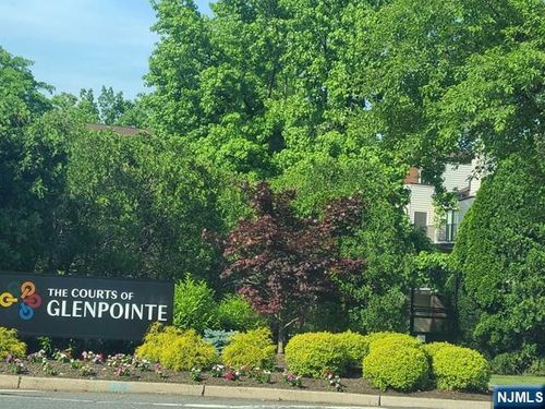 10 Peabody Ct, Teaneck, NJ, 07666-6484 | Card Image