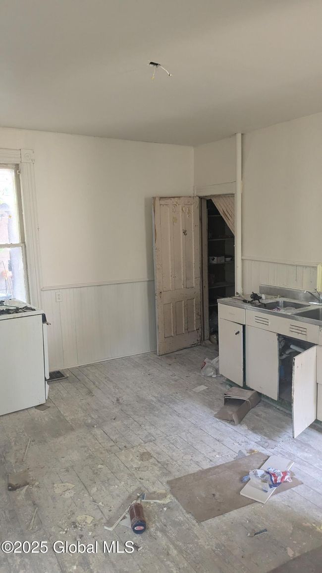295 N Main St, Home with 6 bedrooms, 2 bathrooms and 2 parking in Gloversville NY | Image 6