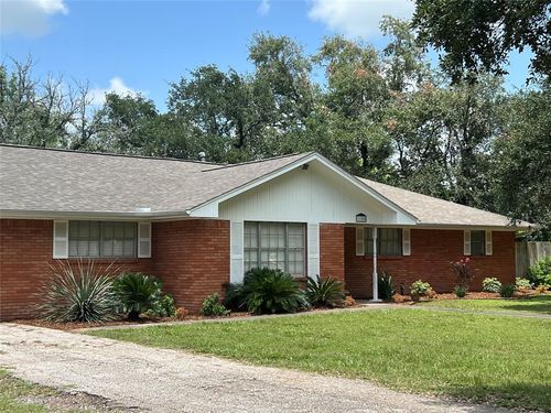 1106 Chapel Ln, El Campo, TX, 77437-9328 | Card Image