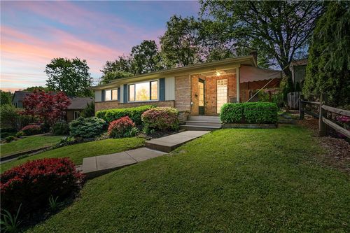 2799 Losantiridge Ave, Cincinnati, OH, 45213-1029 | Card Image