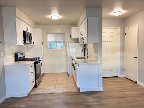 8-Ave Jordan, Canoga Park, CA, 91303 | Card Image