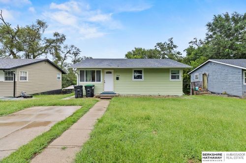 3868 Parker St, Omaha, NE, 68111-4037 | Card Image