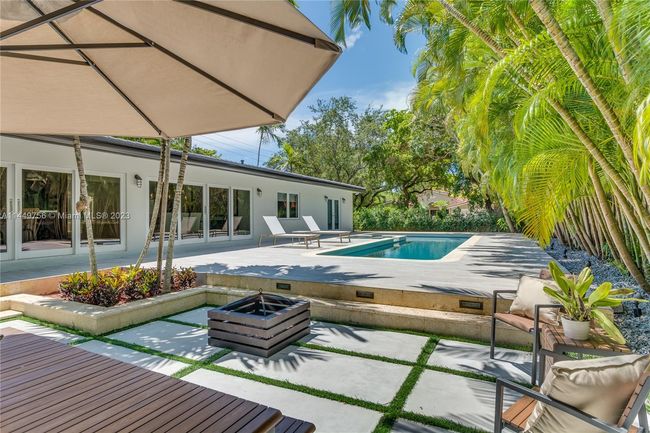 5910 Cellini St, House other with 3 bedrooms, 2 bathrooms and null parking in Coral Gables FL | Image 2