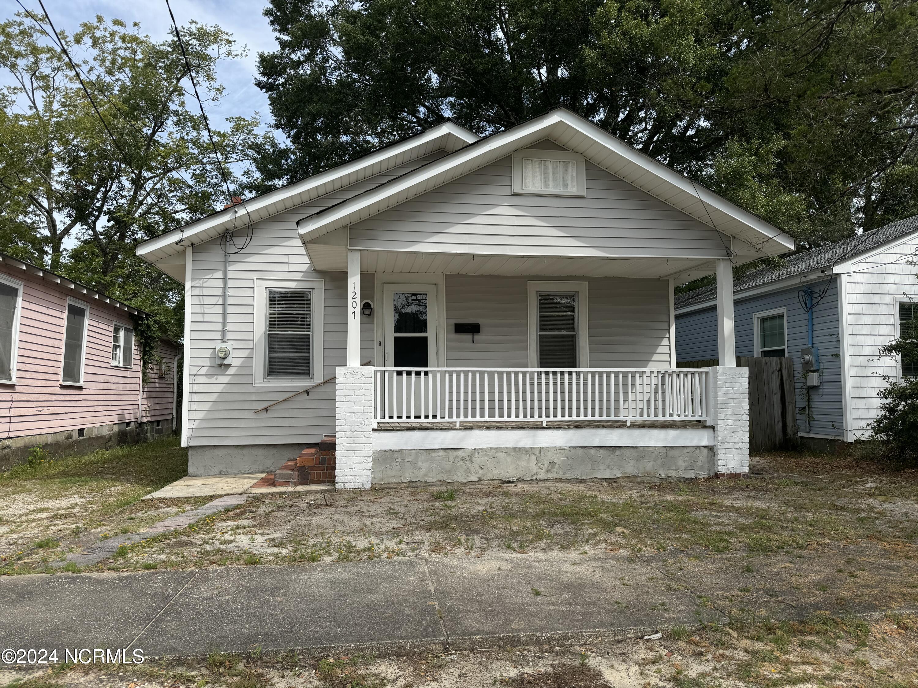 Meares St, Wilmington, NC 28401