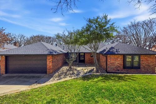 2829 Harvest Hill Dr, Grapevine, TX, 76051-6006 | Card Image