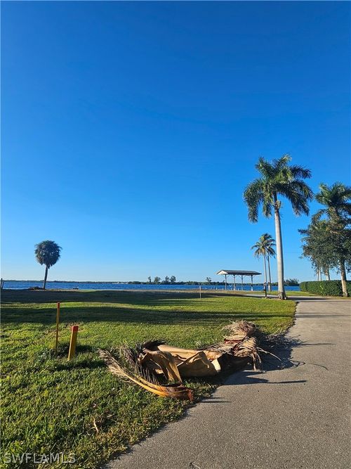 4567 E Riverside Dr, FORT MYERS, FL, 33905-3013 | Card Image