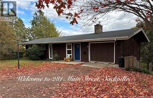 281 Main St, Sackville, NB, E4L3H2 | Card Image