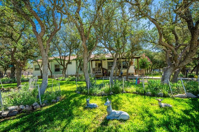 259 Burr Oak Trl, House other with 3 bedrooms, 2 bathrooms and 3 parking in Harper TX | Image 12