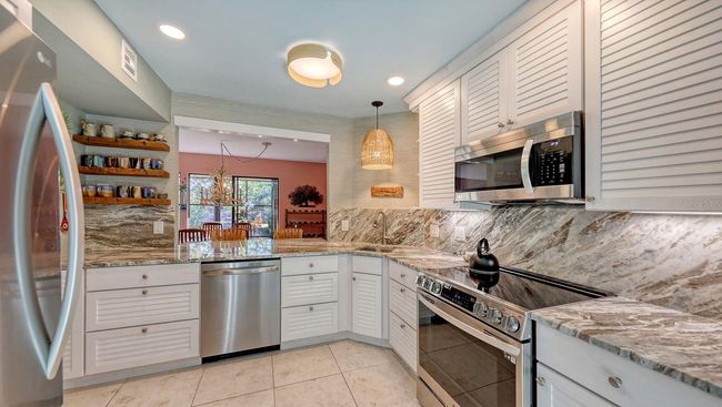 225 Woodland Dr, Condo with 2 bedrooms, 2 bathrooms and null parking in OSPREY FL | Image 6