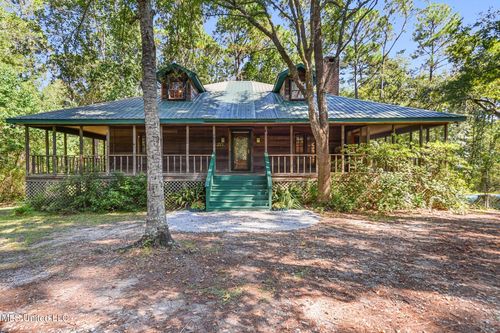 7091 Shiyou Rd, Kiln, MS, 39556-8167 | Card Image