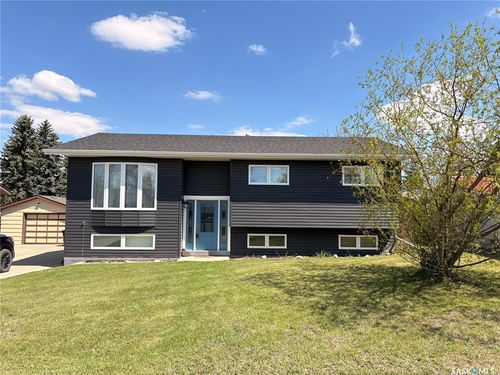 405 3rd Ave W, Biggar, SK, S0K0M0 | Card Image