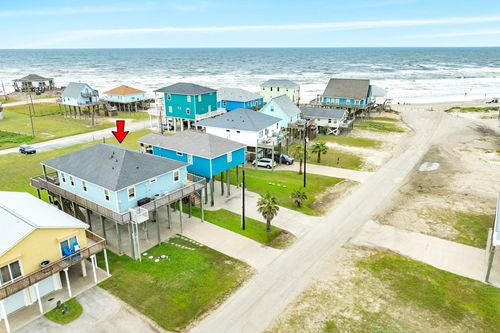 12888 Buccaneer Pkwy, Freeport, TX, 77541-8346 | Card Image