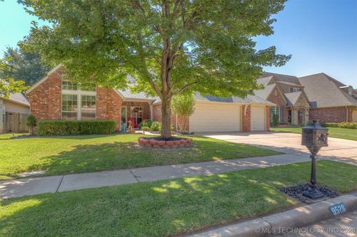 9528 117th St, Bixby, OK, 74008-1818 | Card Image