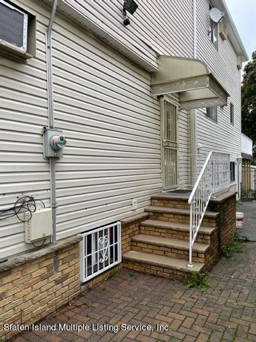 37 Livingston Avenue, Staten Island, NY, 10314 | Card Image