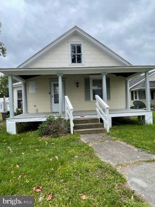 524 Lafayette St, COLONIAL BEACH, VA, 22443-2625 | Card Image