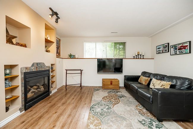 9328 213 Street, House other with 3 bedrooms, 2 bathrooms and 3 parking in Langley BC | Image 17