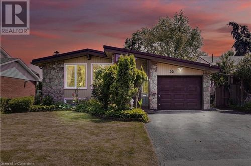 35 Karen Cres, Hamilton, ON, L9C5M5 | Card Image