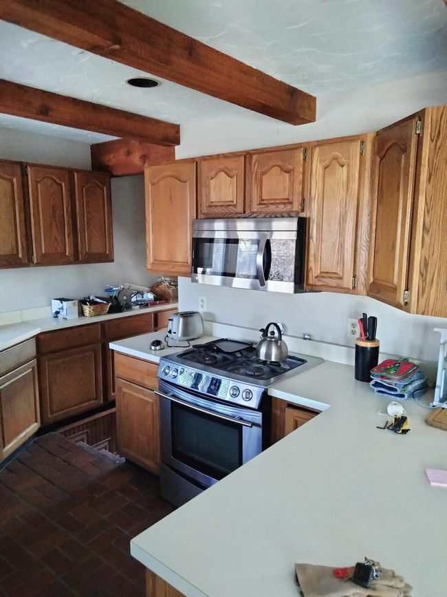 All appliance stay with property. | Image 5
