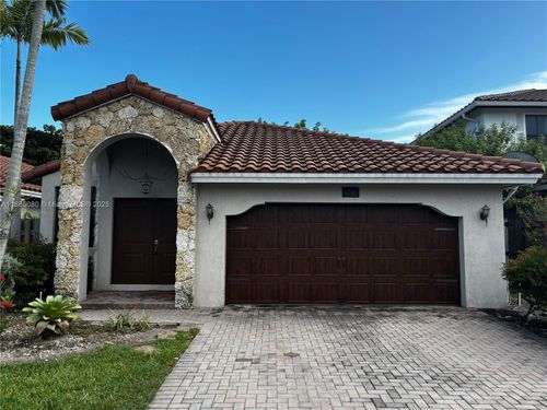 9780 Nw 8th Ter, Miami, FL, 33172-3447 | Card Image