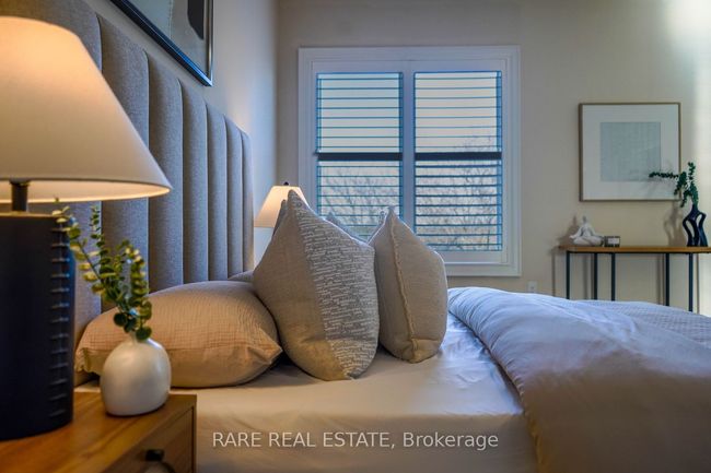 25 Plowman Lane, House attached with 3 bedrooms, 4 bathrooms and 2 parking in Richmond Hill ON | Image 8