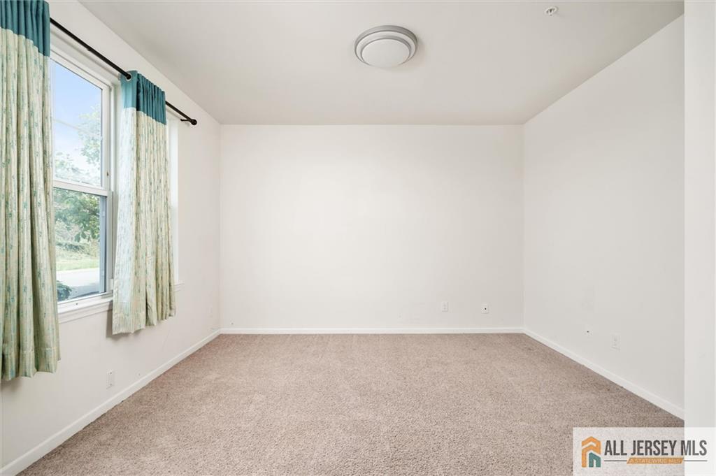Residential Lease in North Brunswick 4
