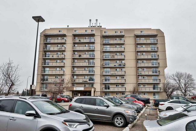 924 - 21 Berkeley Place W, Home with 2 bedrooms, 1 bathrooms and 1 parking in Lethbridge AB | Image 1