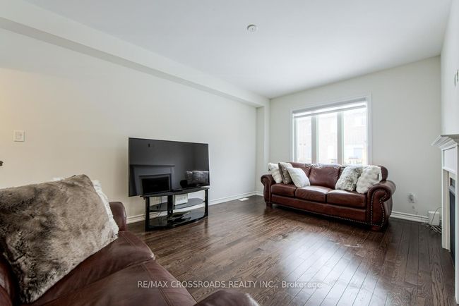 2 Hough Lane, House attached with 3 bedrooms, 3 bathrooms and 1 parking in Ajax ON | Image 11