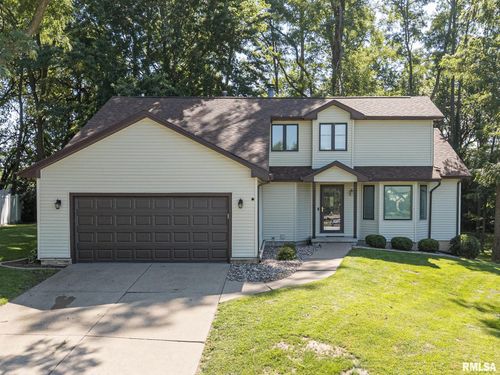 3885 Aspen Hills Dr, Bettendorf, IA, 52722-2183 | Card Image