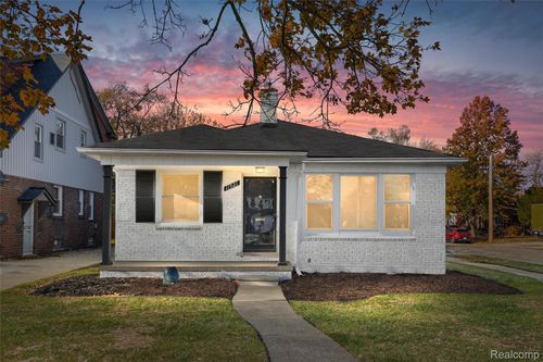 11921 E Outer Dr, Detroit, MI, 48224-2612 | Card Image