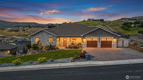4015 Knowles Rd, Wenatchee, WA, 98801-9631 | Card Image