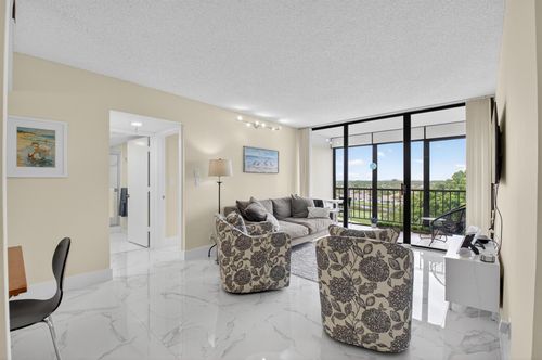 apt-1076-6895 Willow Wood Dr, Boca Raton, FL, 33434-3572 | Card Image