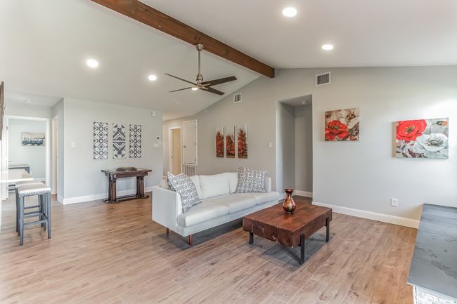 11406 Ruffed Grouse Dr, House other with 3 bedrooms, 2 bathrooms and 2 parking in Austin TX | Image 5