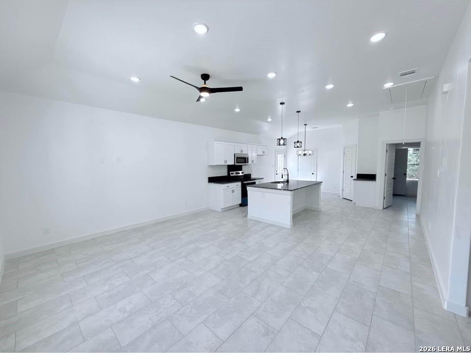 Residential in Devine 2