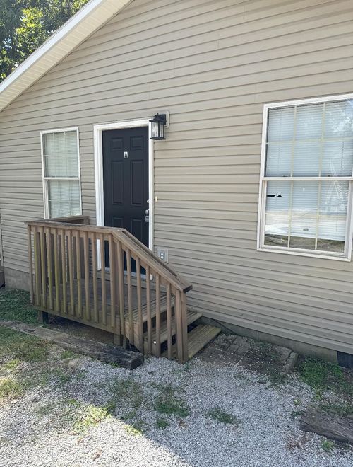 303 Young St, Georgetown, KY, 40324-1971 | Card Image