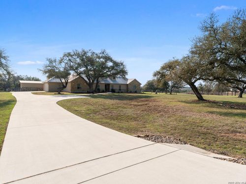 292 San Marcos Trl, New Braunfels, TX, 78132-1664 | Card Image