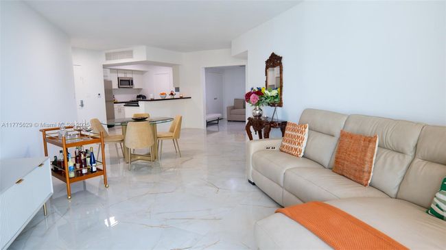 APT-1509 - 9066 Sw 73 Rd Ct, Condo with 2 bedrooms, 2 bathrooms and null parking in Pinecrest FL | Image 10
