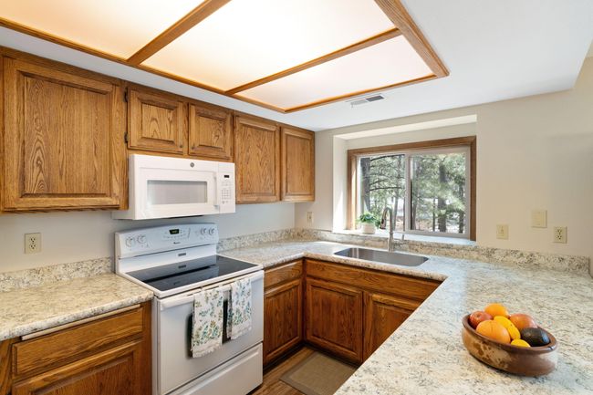 15-Kitchen Window View_JustinEwing_R12 | Image 15