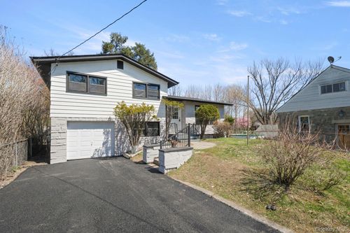 62 Union Avenue, New Windsor, NY, 12553 | Card Image