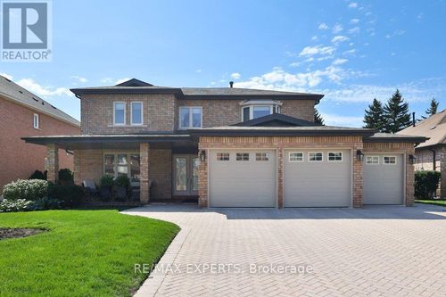 51 Bloomingdale Lane, Vaughan (East Woodbridge), ON, L4L6X8 | Card Image