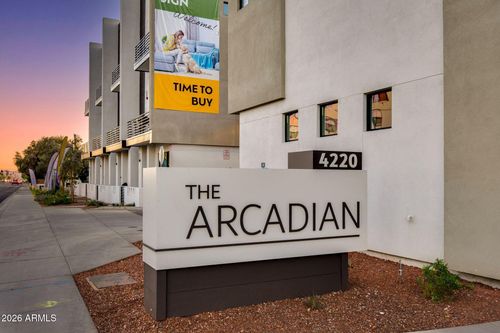 17-4220 N 32nd St, Phoenix, AZ, 85018-4700 | Card Image